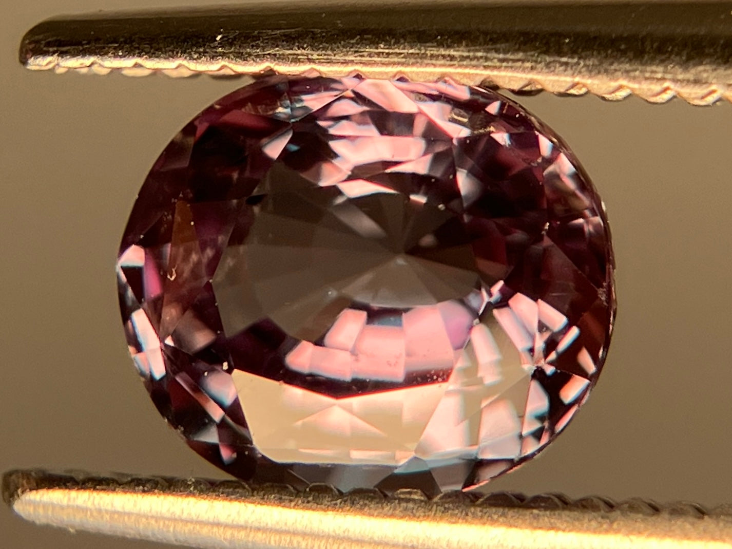 アレキサンドライト  1.28ct GIA鑑別書付き  6.84㎜×5.96㎜×3.86㎜ ルース（ 裸石 ） 3160YY