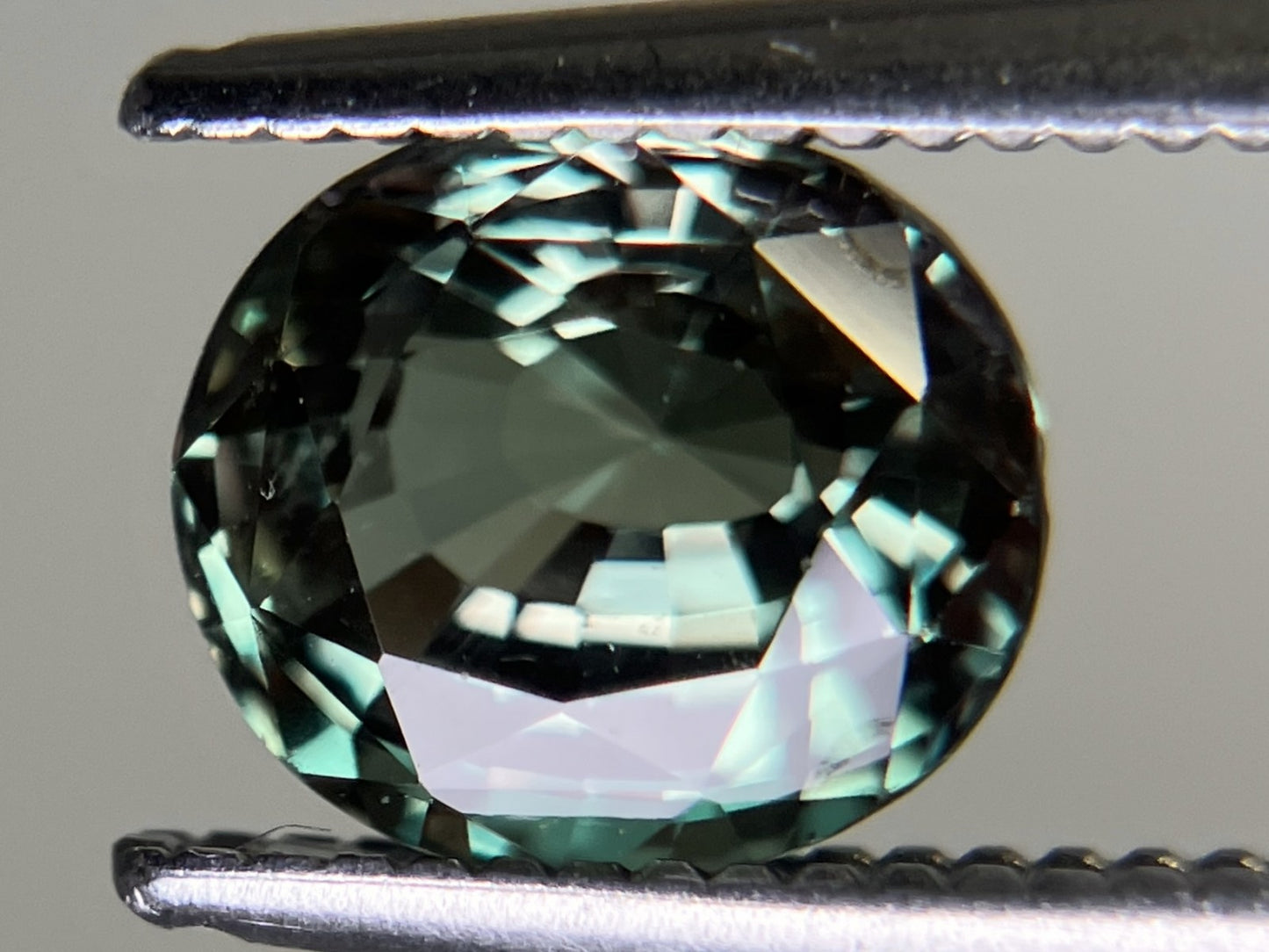 アレキサンドライト  1.28ct GIA鑑別書付き  6.84㎜×5.96㎜×3.86㎜ ルース（ 裸石 ） 3160YY