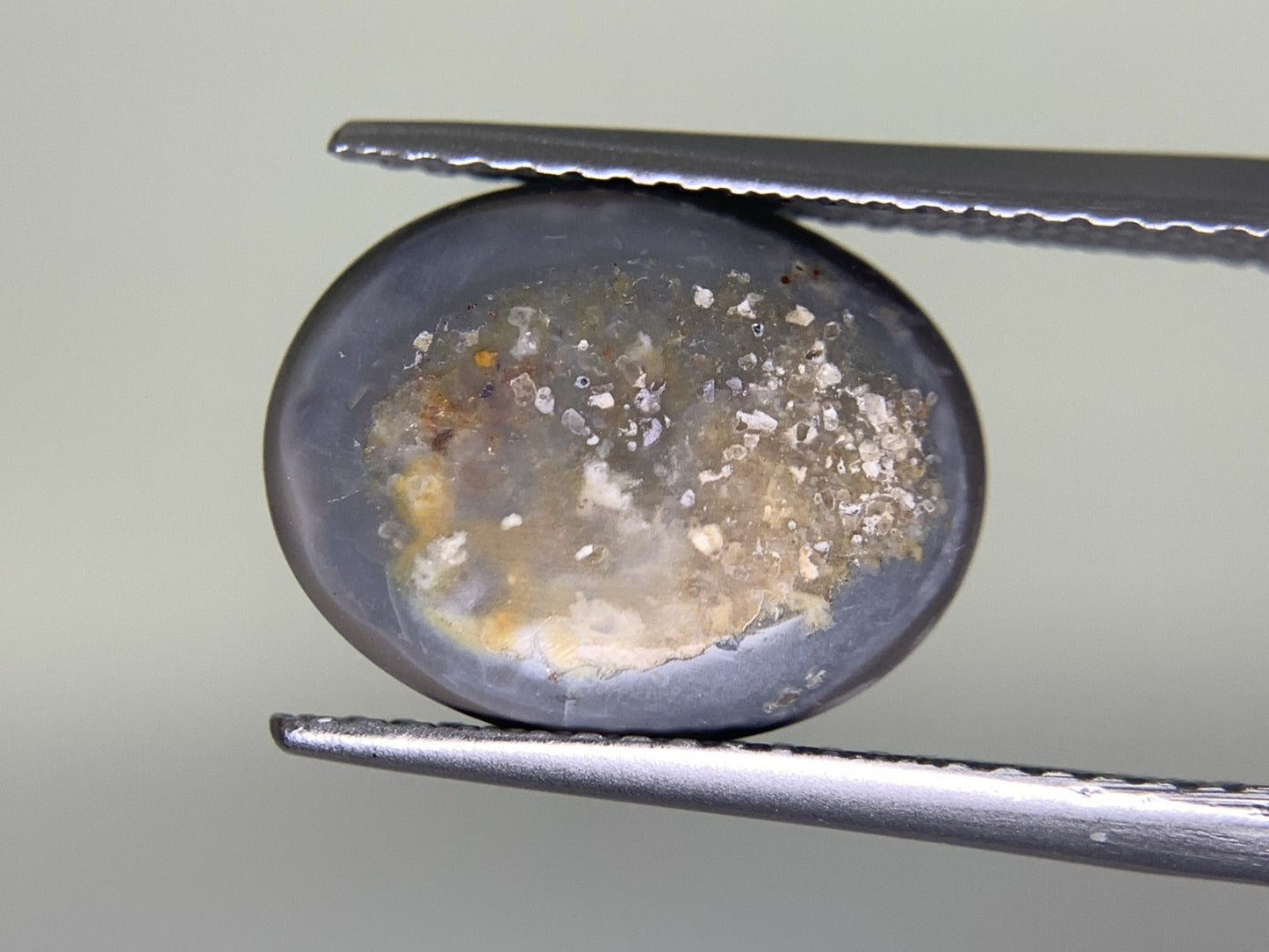 ブラックオパール 2.738ct 宝石ソーティング付き  12.8㎜×10.1㎜×3.1㎜  ルース（ 裸石 ） 2433Y
