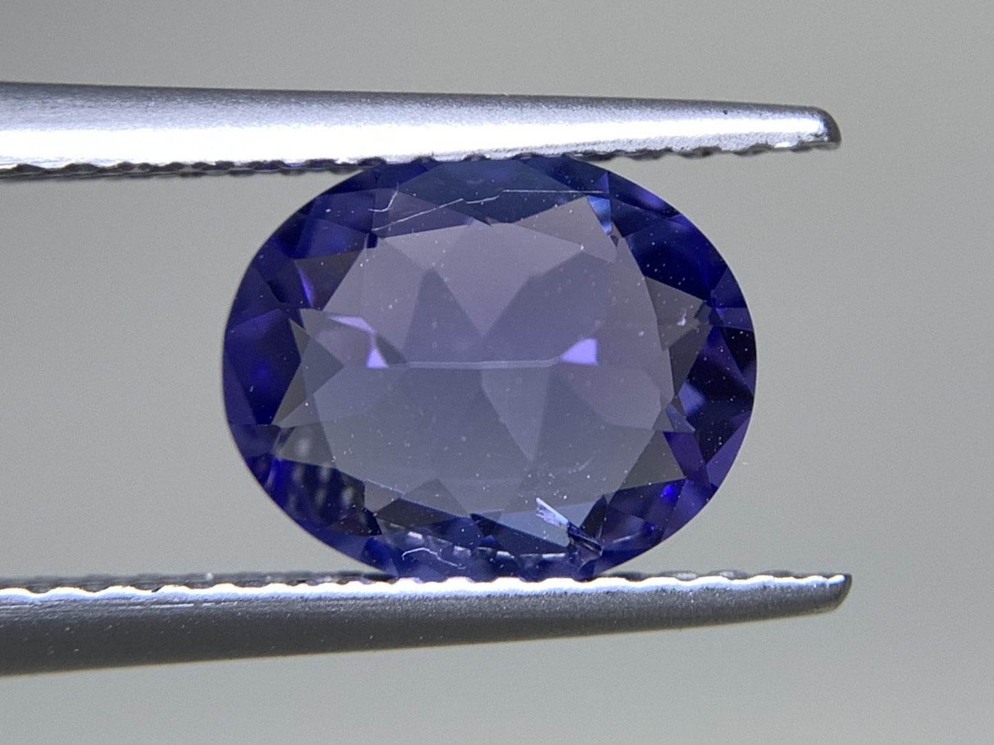 タンザナイト 天然 1.743ct 中央宝石ソーティング付き 8.89㎜×7.35㎜×4.07㎜ ルース（ 裸石 ） 5913Y