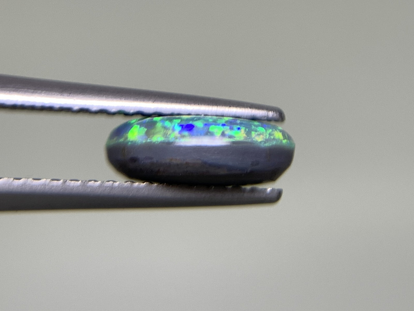 ブラックオパール 1.292ct 宝石ソーティング付き  9.0㎜×6.5㎜×3.2㎜  ルース（ 裸石 ） 2230Y