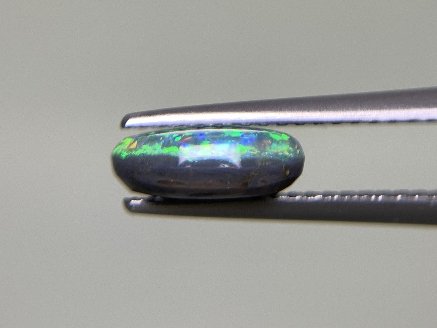 ブラックオパール 1.292ct 宝石ソーティング付き  9.0㎜×6.5㎜×3.2㎜  ルース（ 裸石 ） 2230Y