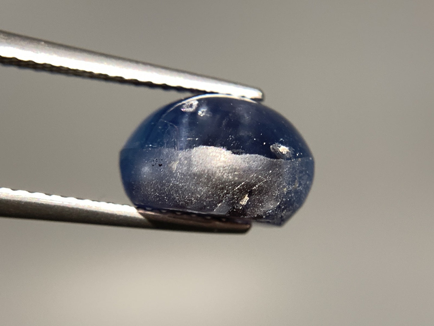 スターサファイア 天然 8.202ct 宝石ソーティング付き 11.4㎜×9.0㎜×7.2㎜ ルース（ 裸石 ） 8124Y