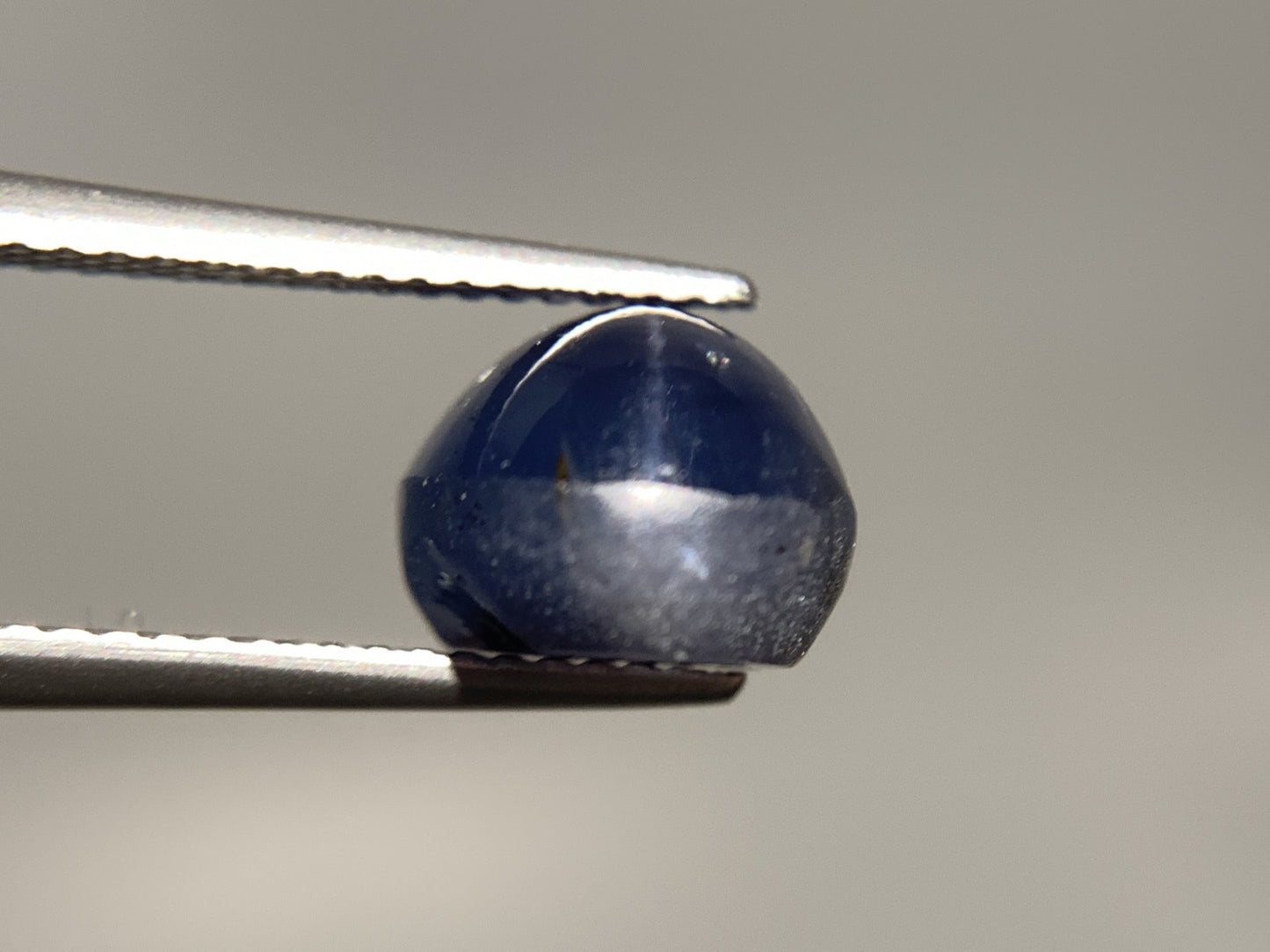 スターサファイア 天然 8.202ct 宝石ソーティング付き 11.4㎜×9.0㎜×7.2㎜ ルース（ 裸石 ） 8124Y