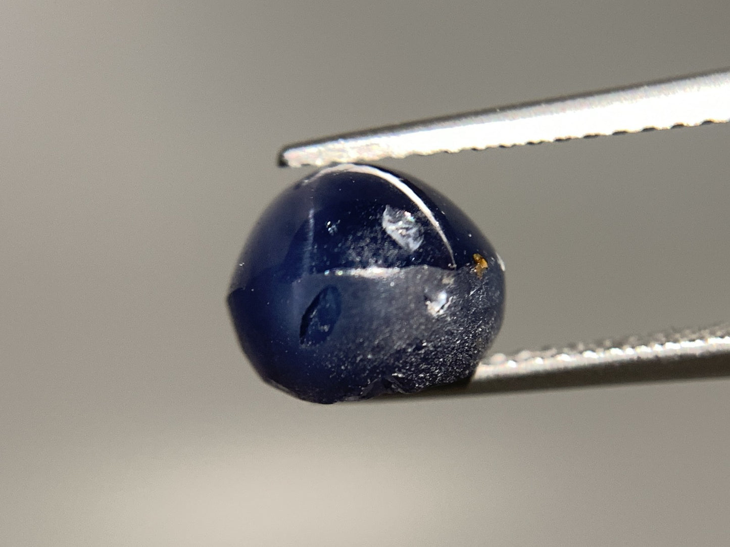 スターサファイア 天然 8.202ct 宝石ソーティング付き 11.4㎜×9.0㎜×7.2㎜ ルース（ 裸石 ） 8124Y