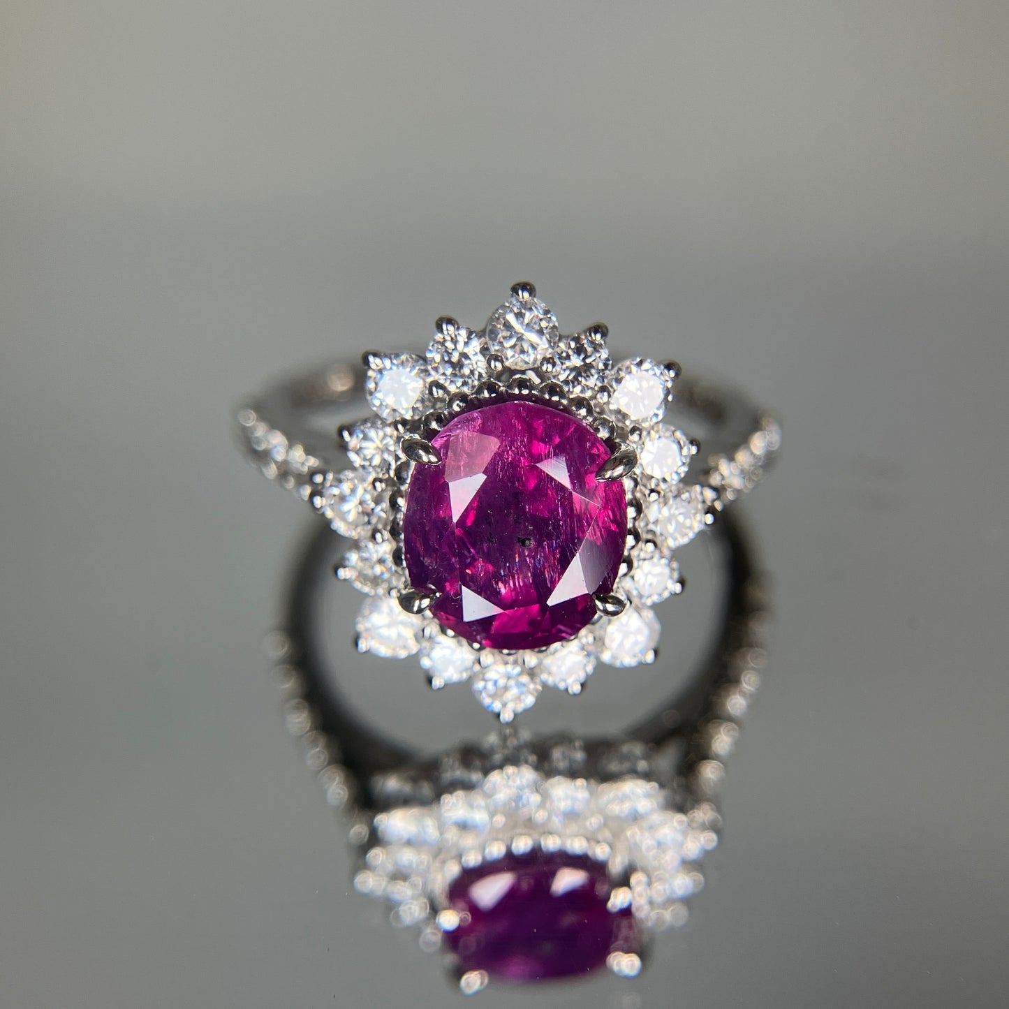 ルビー 2.15ct カシミール産 Kashmir 非加熱 No Heat GIA鑑別書 D0.68ct  PT900  4.759g 指輪 (JP11号) サイズ直し承ります。 7290S