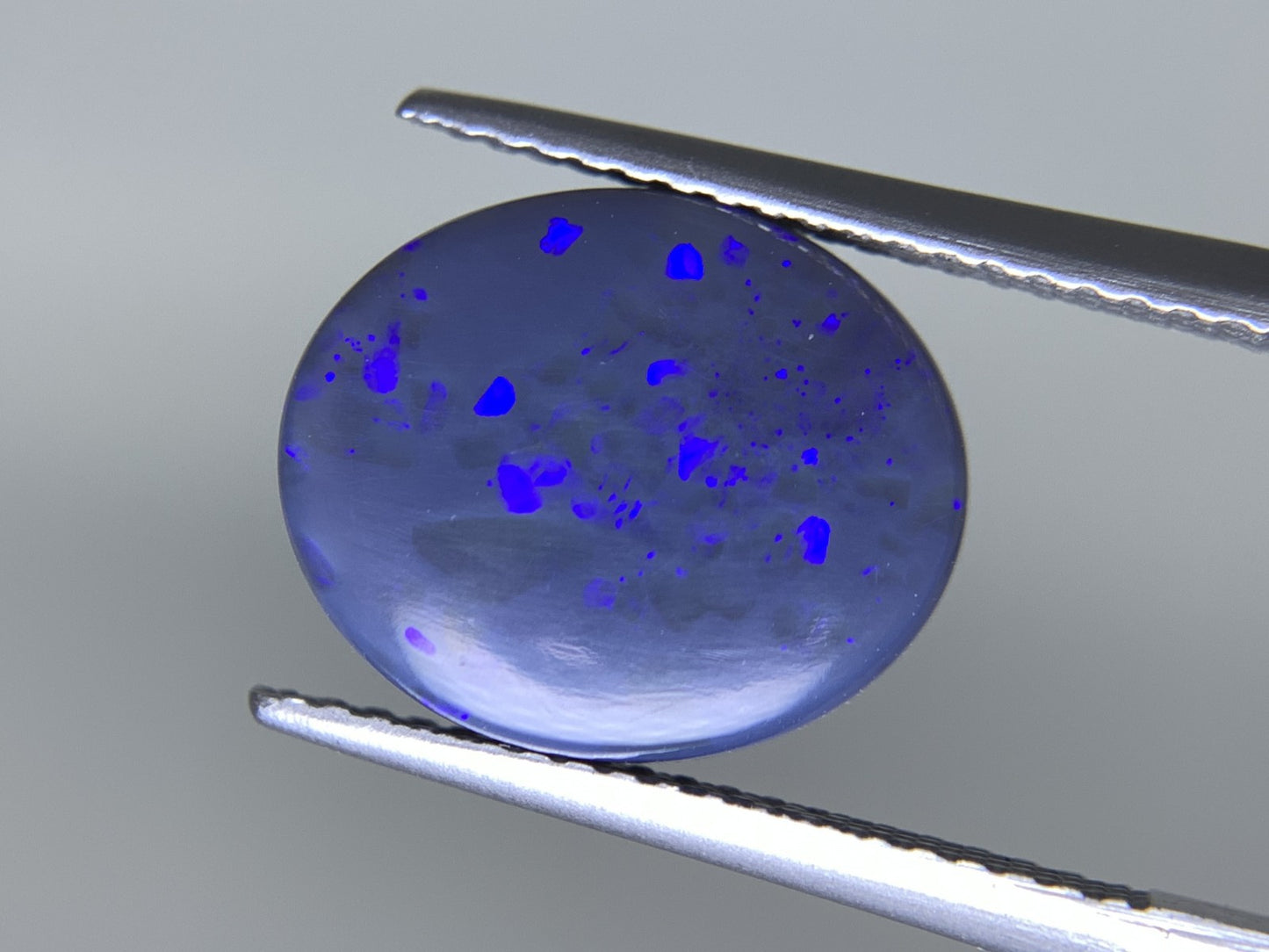 ブラックオパール 天然 3.768ct 中央宝石ソーティング付き 12.7㎜×10.6㎜×3.8㎜ 天然 ルース（ 裸石 ） 5064Y
