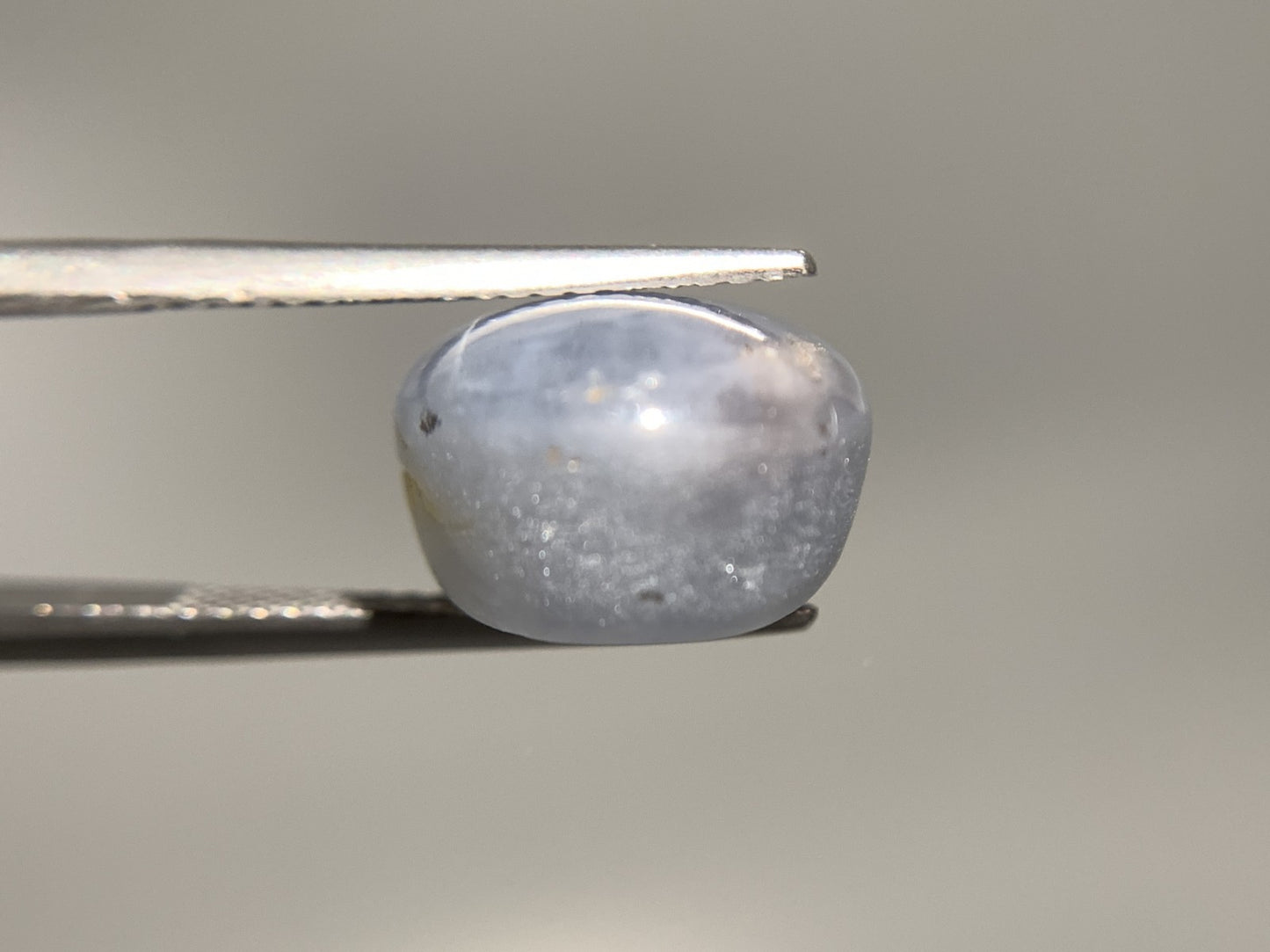 スターサファイア 天然 18.624ct 宝石ソーティング付き 15.3㎜×12.0㎜×8.1㎜ ルース（ 裸石 ） 8074Y