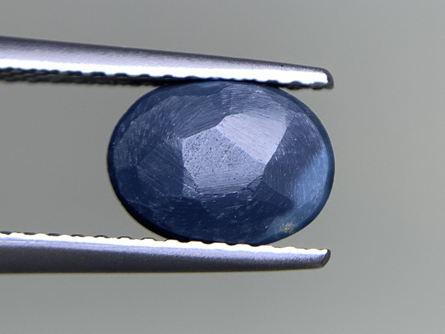 ブラックオパール 1.007ct  中央宝石ソーティング付き  8.4㎜×6.4㎜×3.3㎜  天然 ルース（ 裸石 ） 4363Y