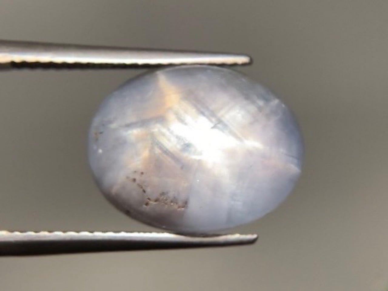 スターサファイア 天然 18.624ct 宝石ソーティング付き 15.3㎜×12.0㎜×8.1㎜ ルース（ 裸石 ） 8074Y