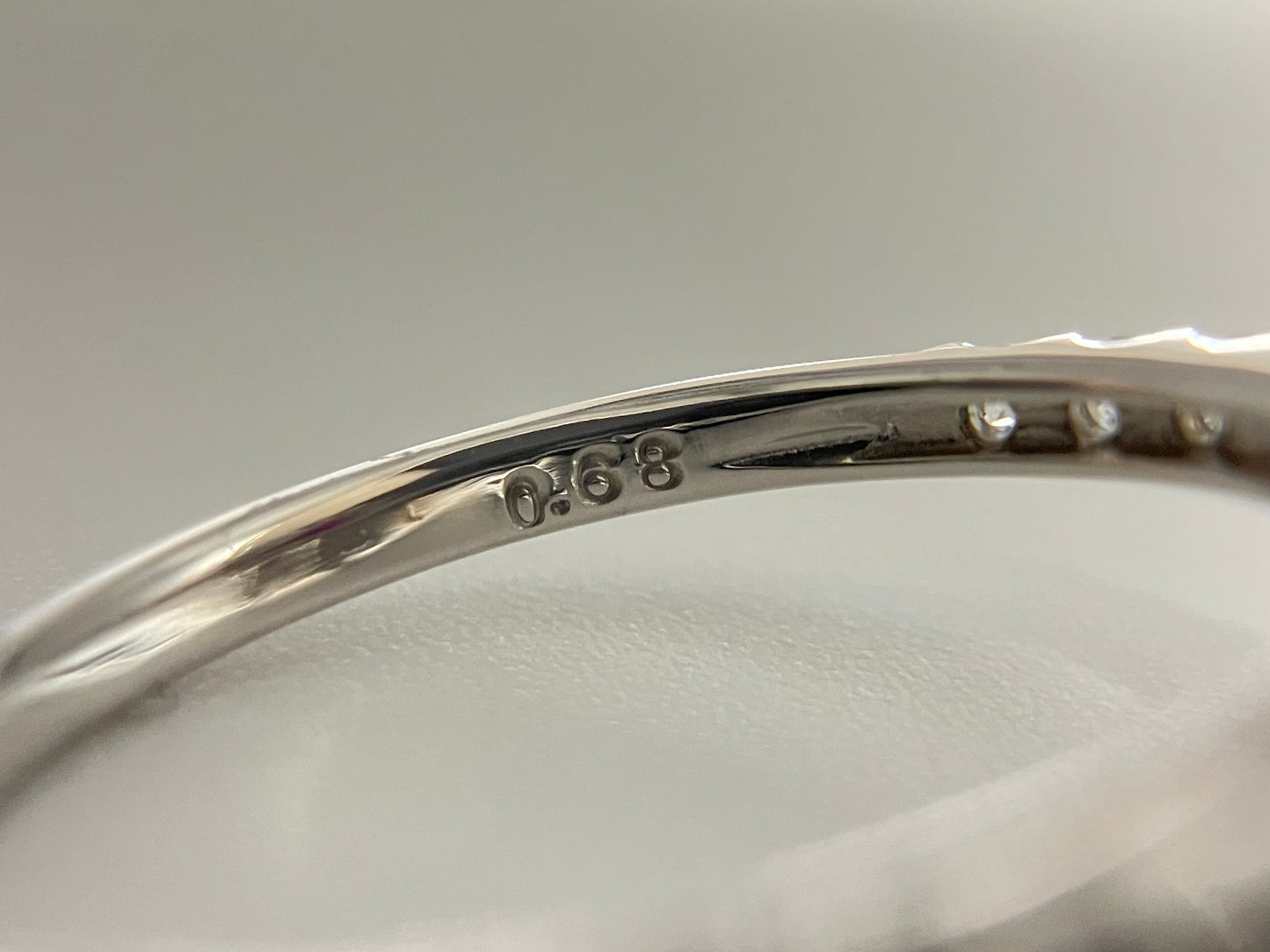 ルビー 2.15ct カシミール産 Kashmir 非加熱 No Heat GIA鑑別書 D0.68ct  PT900  4.759g 指輪 (JP11号) サイズ直し承ります。 7290S