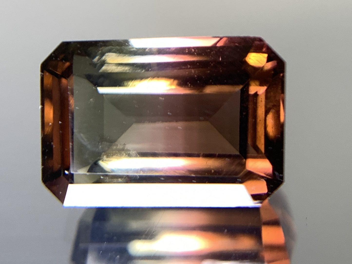 パーティカラードトルマリン 天然 4.707ct 中央宝石ソーティング付き 11.00㎜×7.56㎜×5.78㎜ 天然 ルース（ 裸石 ） 5134Y
