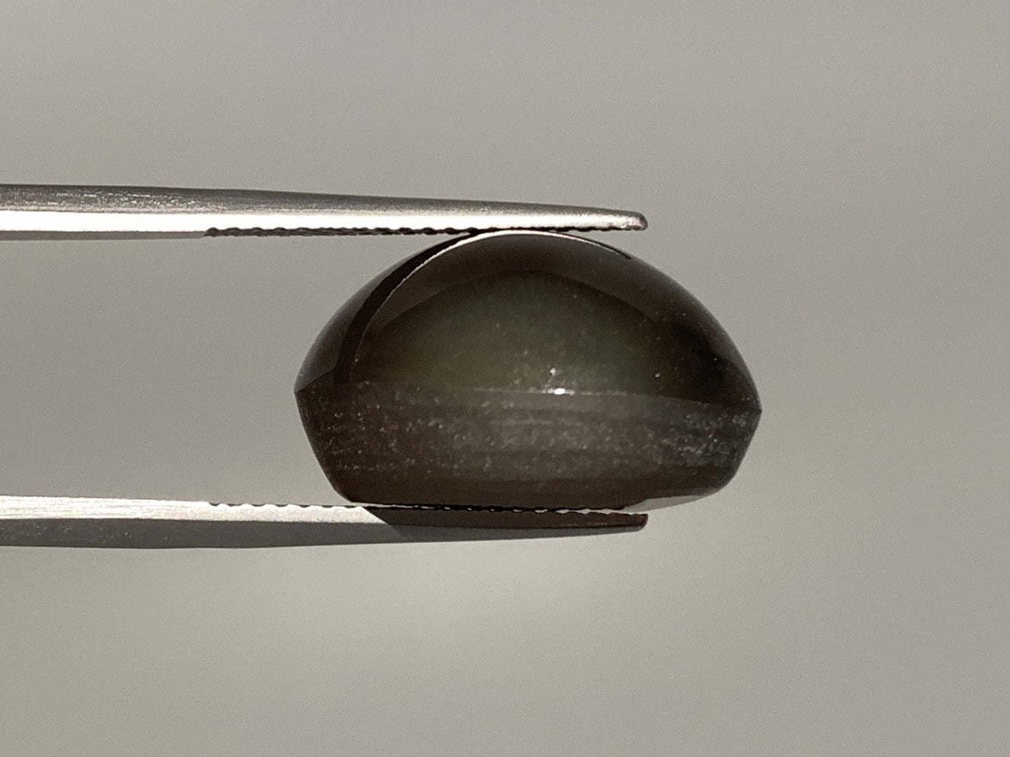 シリマナイトキャッツアイ 天然 23.587ct 宝石ソーティング付き 17.7㎜×14.5㎜×10.6㎜ ルース（ 裸石 ） 8145Y