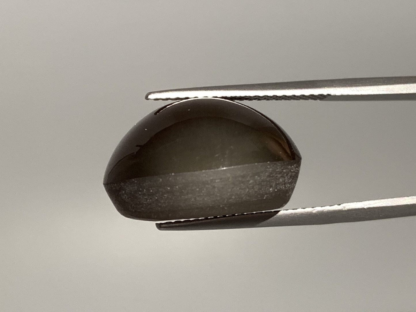 シリマナイトキャッツアイ 天然 23.587ct 宝石ソーティング付き 17.7㎜×14.5㎜×10.6㎜ ルース（ 裸石 ） 8145Y