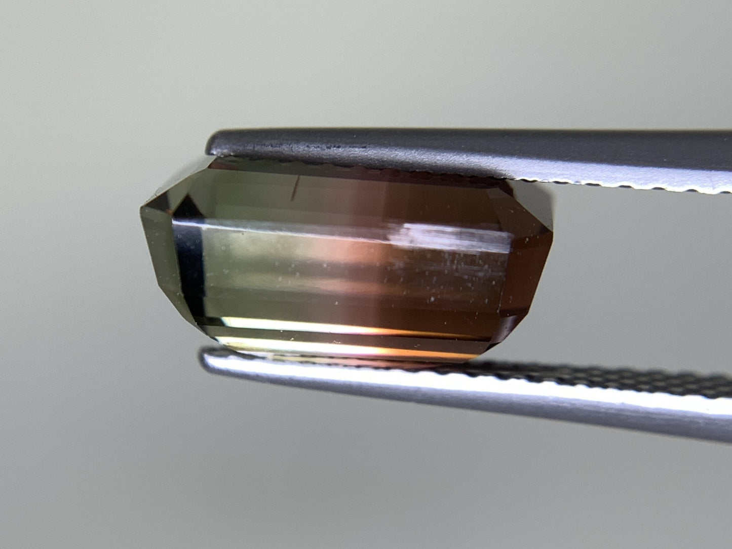パーティカラードトルマリン 天然 4.707ct 中央宝石ソーティング付き 11.00㎜×7.56㎜×5.78㎜ 天然 ルース（ 裸石 ） 5134Y