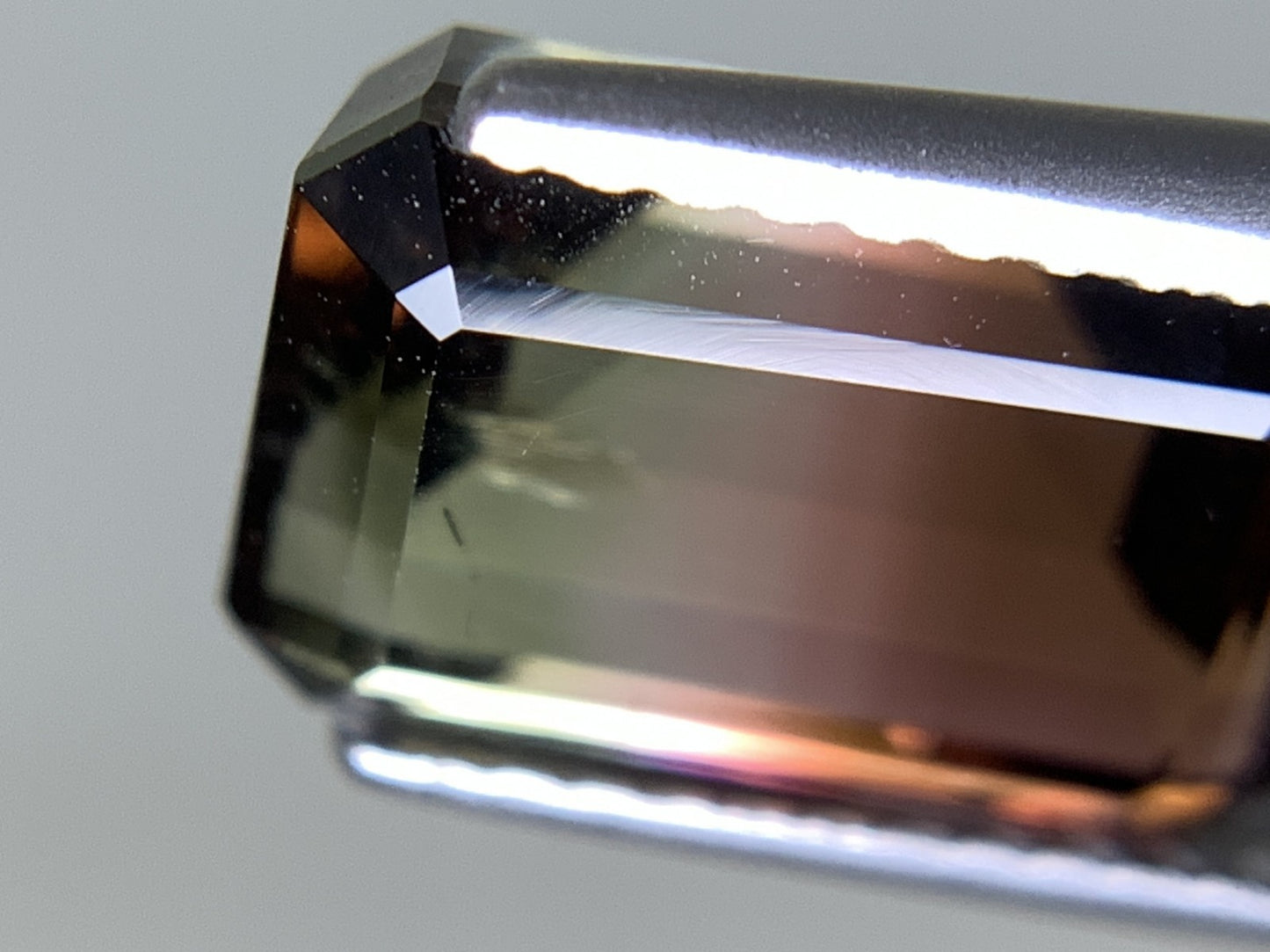 パーティカラードトルマリン 天然 4.707ct 中央宝石ソーティング付き 11.00㎜×7.56㎜×5.78㎜ 天然 ルース（ 裸石 ） 5134Y