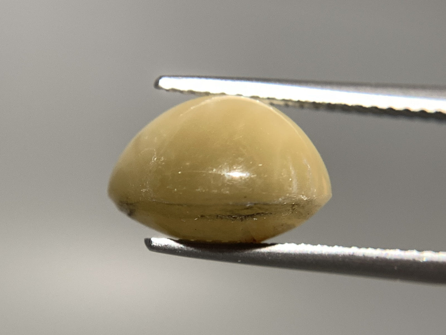 クォーツキャッツアイ 天然 5.447ct 宝石ソーティング付き 11.5㎜×9.6㎜×7.7㎜ ルース（ 裸石 ） 8133Y