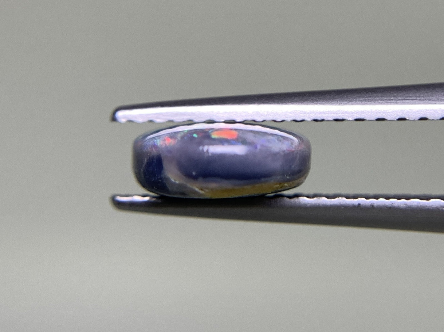 ブラックオパール 1.692ct 宝石ソーティング付き  10.1㎜×7.7㎜×3.2㎜  ルース（ 裸石 ） 3048Y
