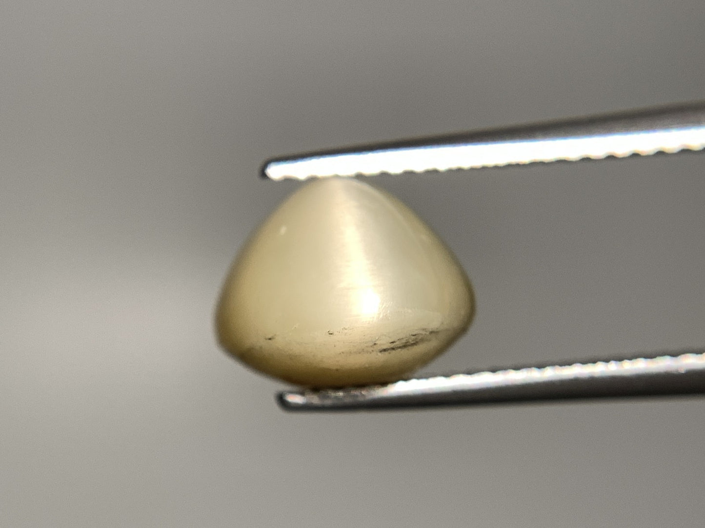 クォーツキャッツアイ 天然 5.447ct 宝石ソーティング付き 11.5㎜×9.6㎜×7.7㎜ ルース（ 裸石 ） 8133Y
