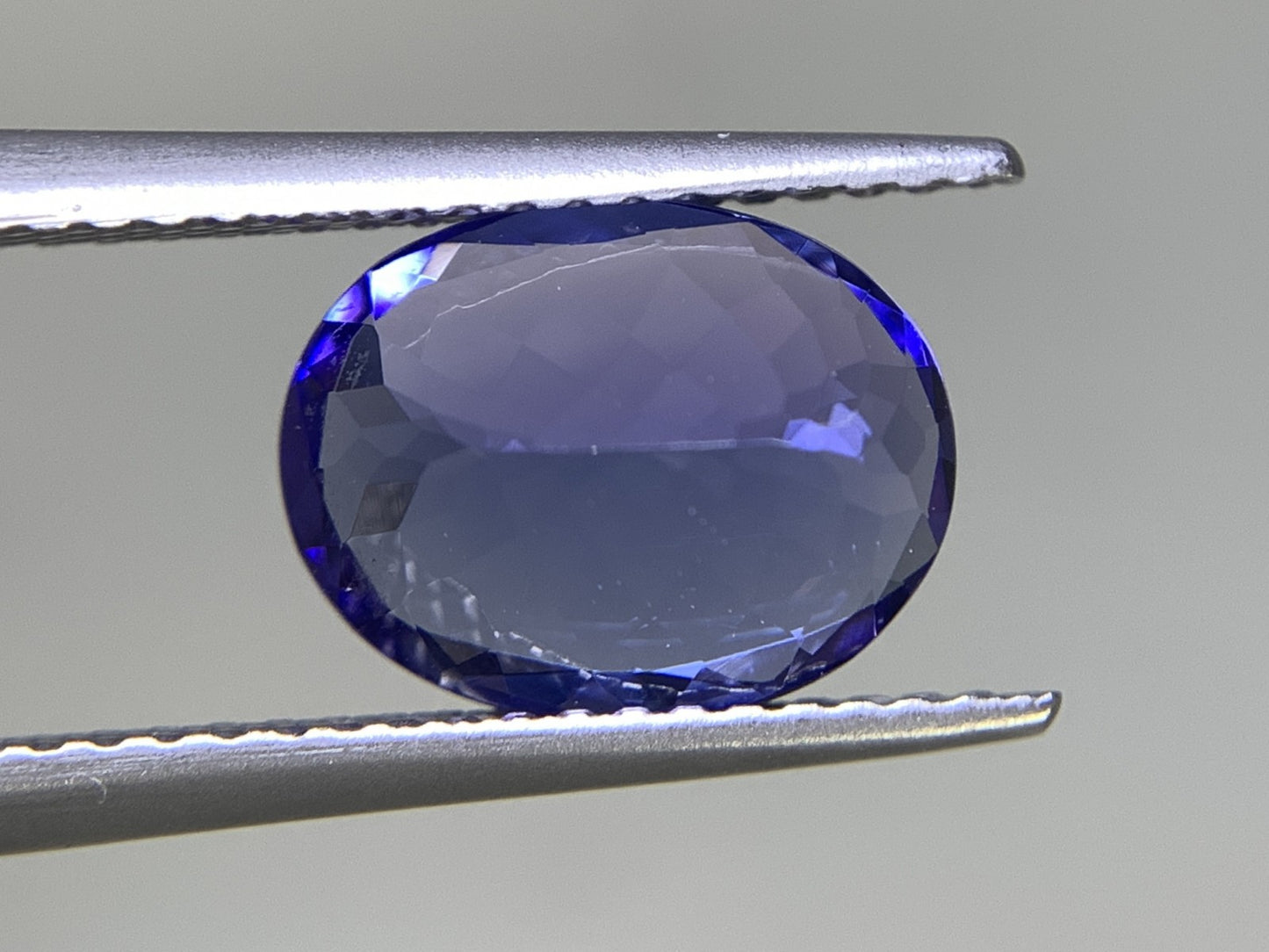 タンザナイト 2.852ct 宝石ソーティング付き  10.19㎜×7.96㎜×4.88㎜  ルース（ 裸石 ） 2443Y