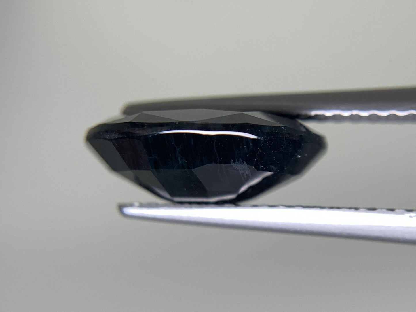 サファイア（ファンシーカラー） 天然 5.114ct 中央宝石ソーティング付き 12.01㎜×9.89㎜×4.56㎜ ルース（ 裸石 ） 5912Y