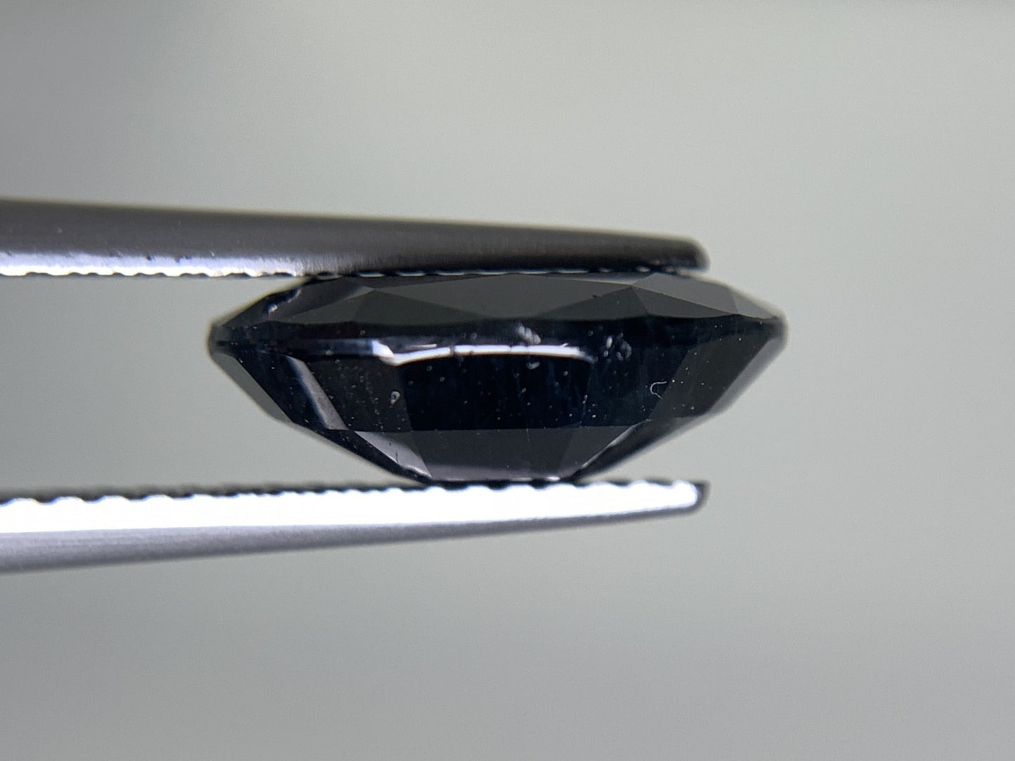 サファイア（ファンシーカラー） 天然 5.114ct 中央宝石ソーティング付き 12.01㎜×9.89㎜×4.56㎜ ルース（ 裸石 ） 5912Y