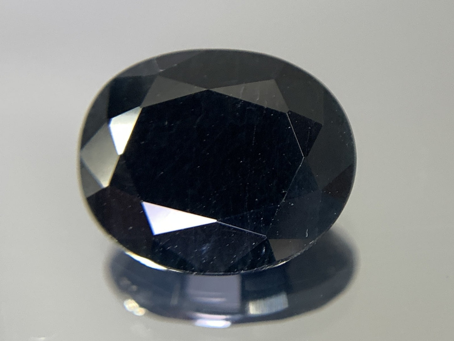 サファイア（ファンシーカラー） 天然 5.114ct 中央宝石ソーティング付き 12.01㎜×9.89㎜×4.56㎜ ルース（ 裸石 ） 5912Y