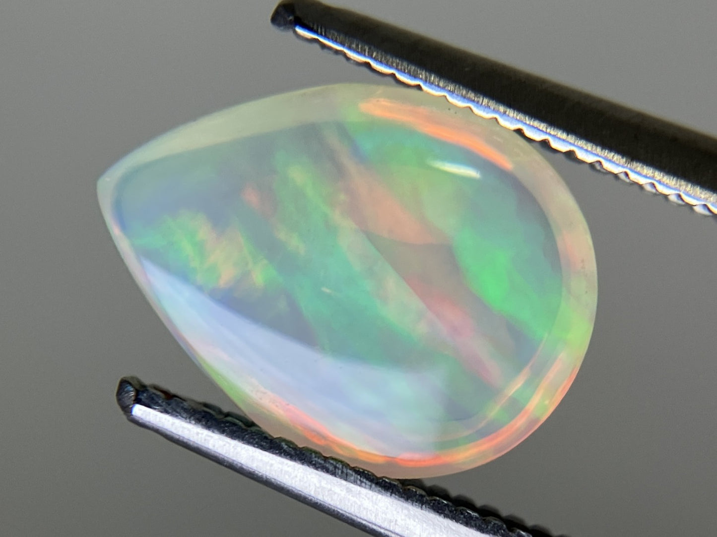 オパール 2.050ct 宝石ソーティング付き 11.1㎜×8.3㎜×4.8㎜ ルース（ 裸石 ） 4551YY