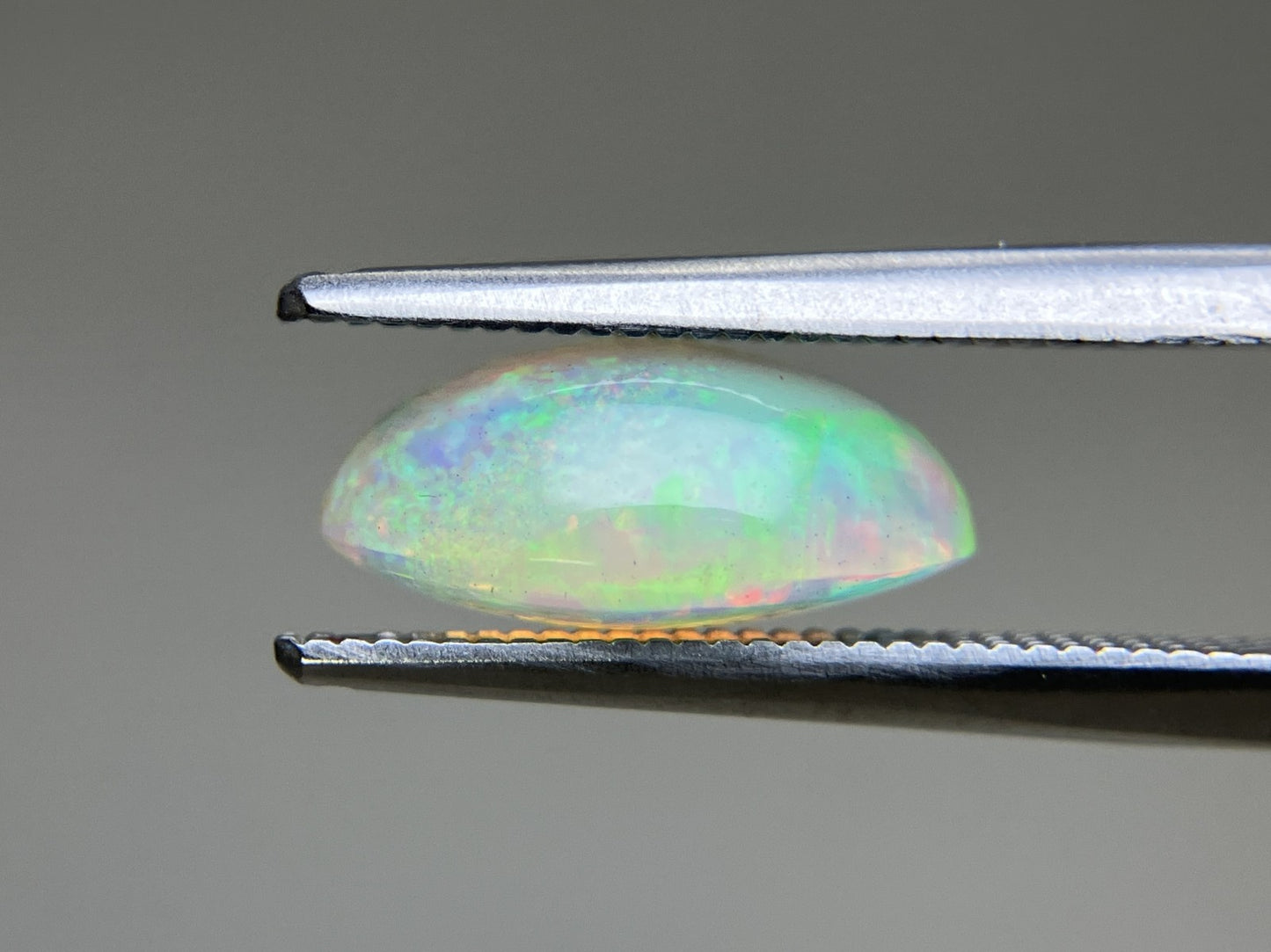 オパール 2.356ct 宝石ソーティング付き 11.8㎜×8.6㎜×5.2㎜ ルース（ 裸石 ） 4433YY