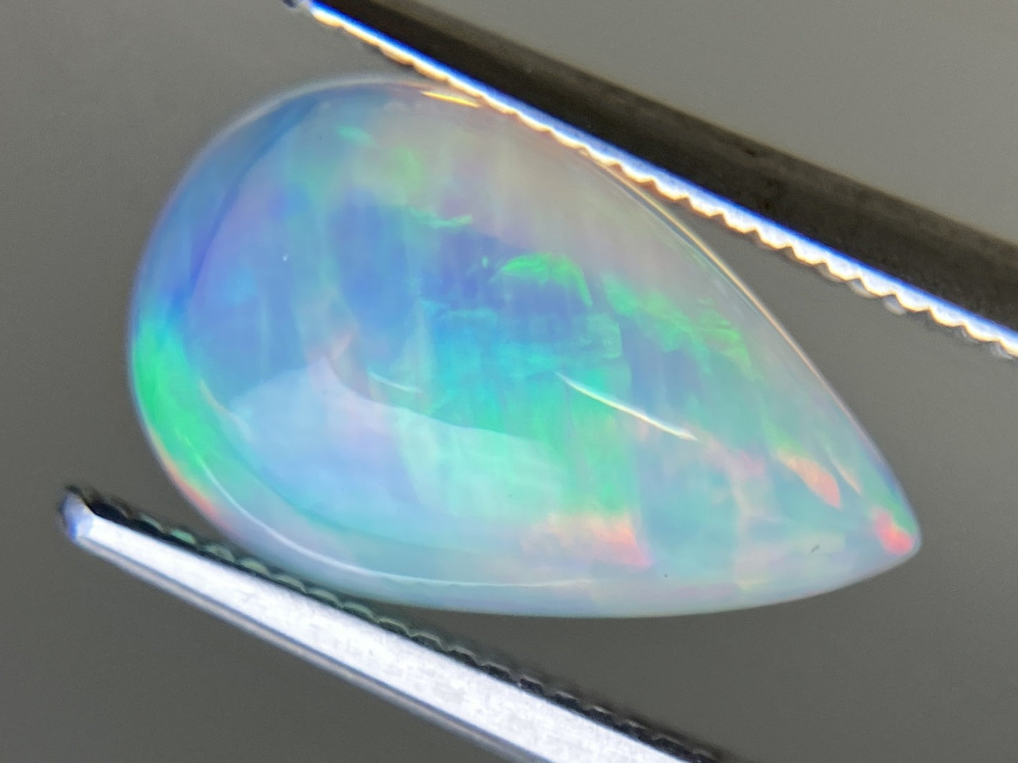 オパール 2.093ct 宝石ソーティング付き 13.0㎜×7.9㎜×4.4㎜ ルース（ 裸石 ） 4552YY