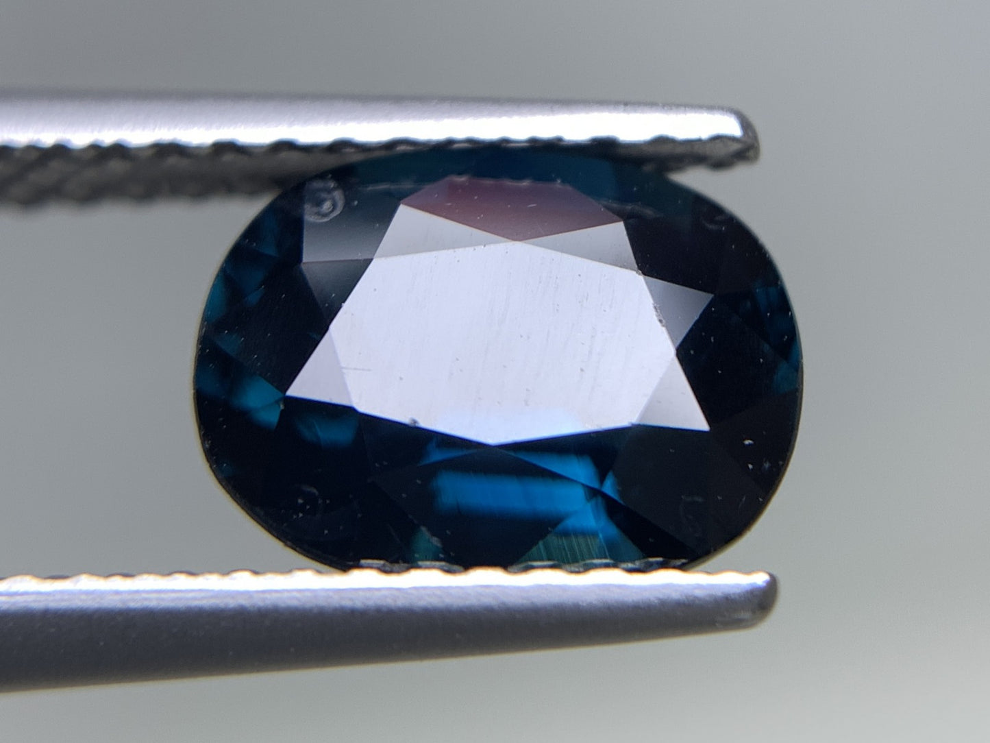 サファイア 天然  2.656ct  中央宝石ソーティング付き  8.92㎜×7.00㎜×4.69㎜  ルース（ 裸石 ） 5880Y