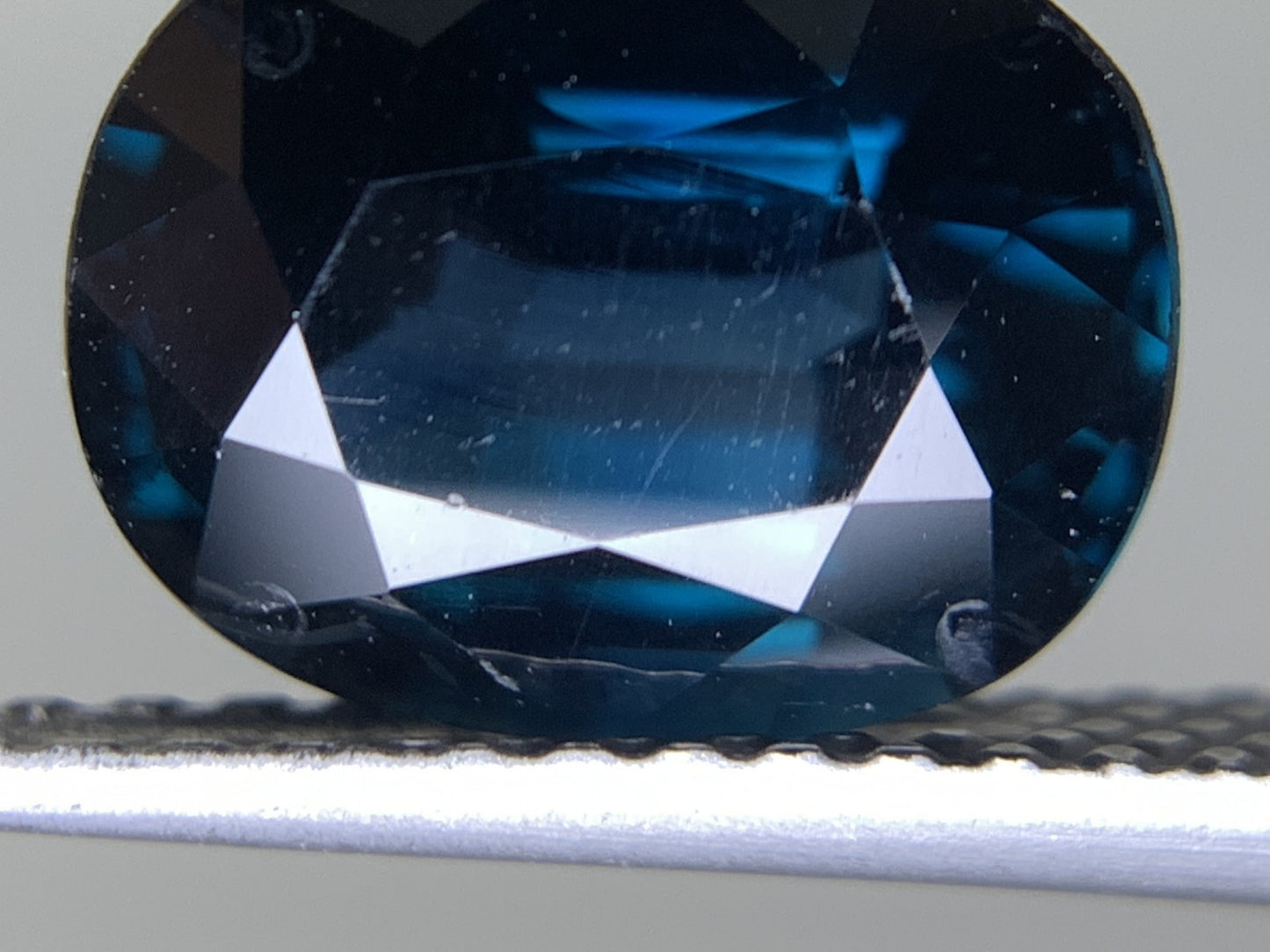 サファイア 天然  2.656ct  中央宝石ソーティング付き  8.92㎜×7.00㎜×4.69㎜  ルース（ 裸石 ） 5880Y