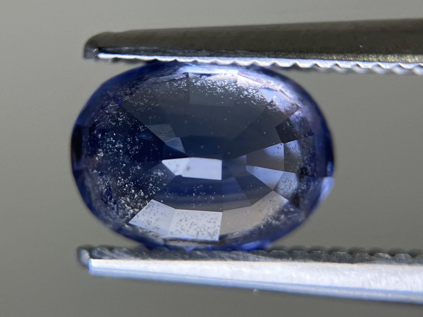 サファイア 2.269ct  宝石ソーティング付き  8.0㎜×6.0㎜×5.0㎜  天然 ルース（ 裸石 ） 4529YY