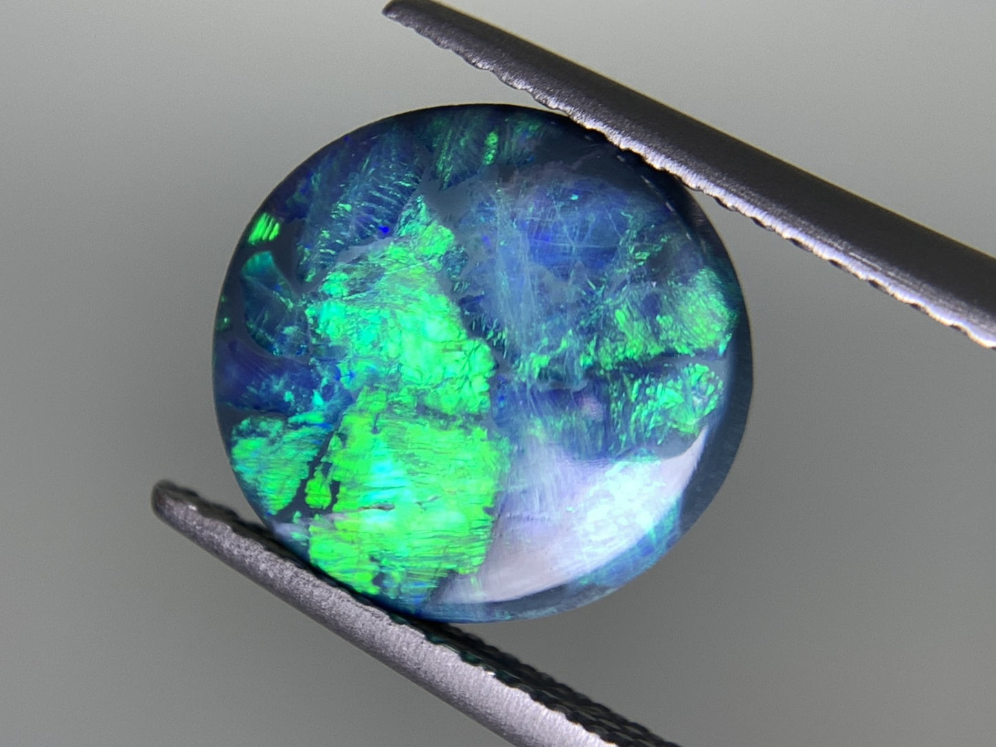 ブラックオパール 2.179ct 中央宝石ソーティング付き 11.3㎜×10.5㎜×2.9㎜ 天然 ルース（ 裸石 ） 1326Y