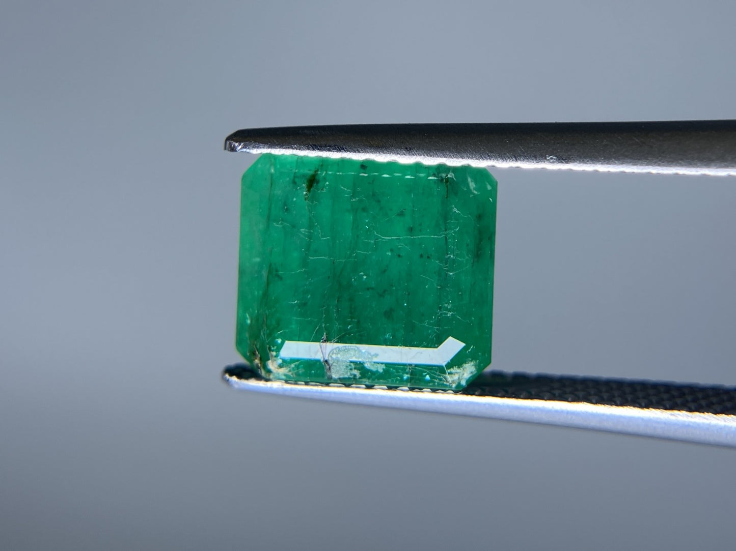 エメラルド 3.624ct 宝石ソーティング付き 9.4㎜×8.5㎜×5.5㎜ ルース（ 裸石 ） 3199S