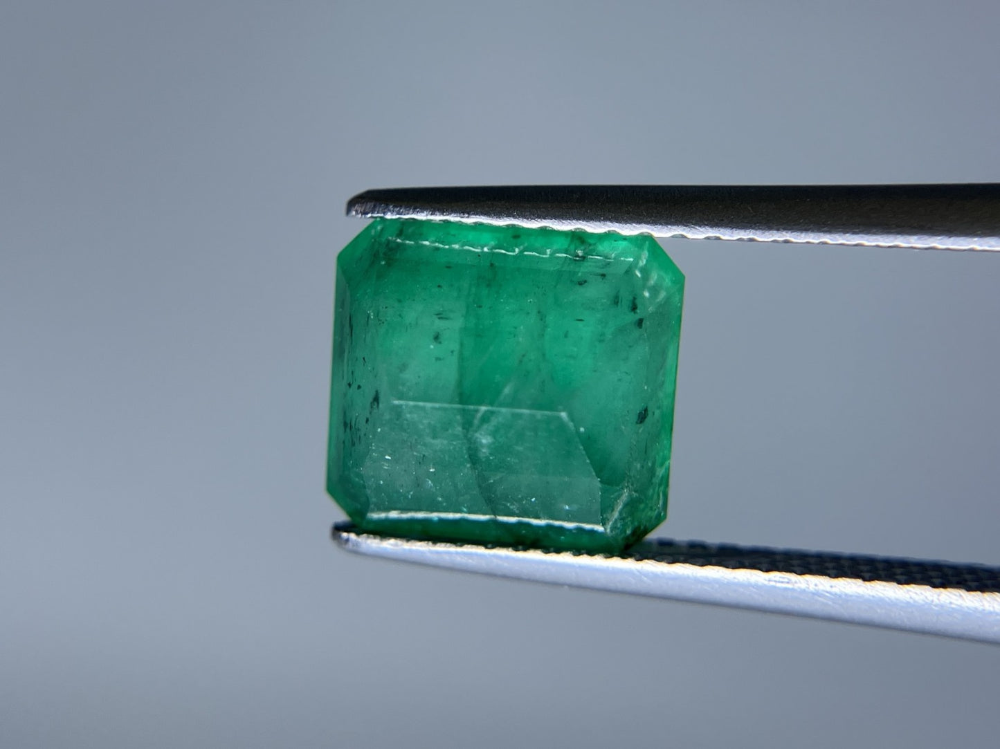 エメラルド 3.624ct 宝石ソーティング付き 9.4㎜×8.5㎜×5.5㎜ ルース（ 裸石 ） 3199S