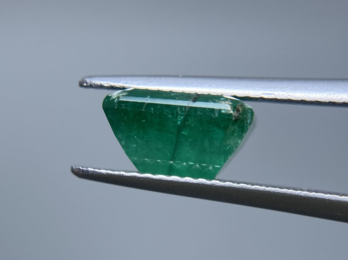 エメラルド 3.624ct 宝石ソーティング付き 9.4㎜×8.5㎜×5.5㎜ ルース（ 裸石 ） 3199S
