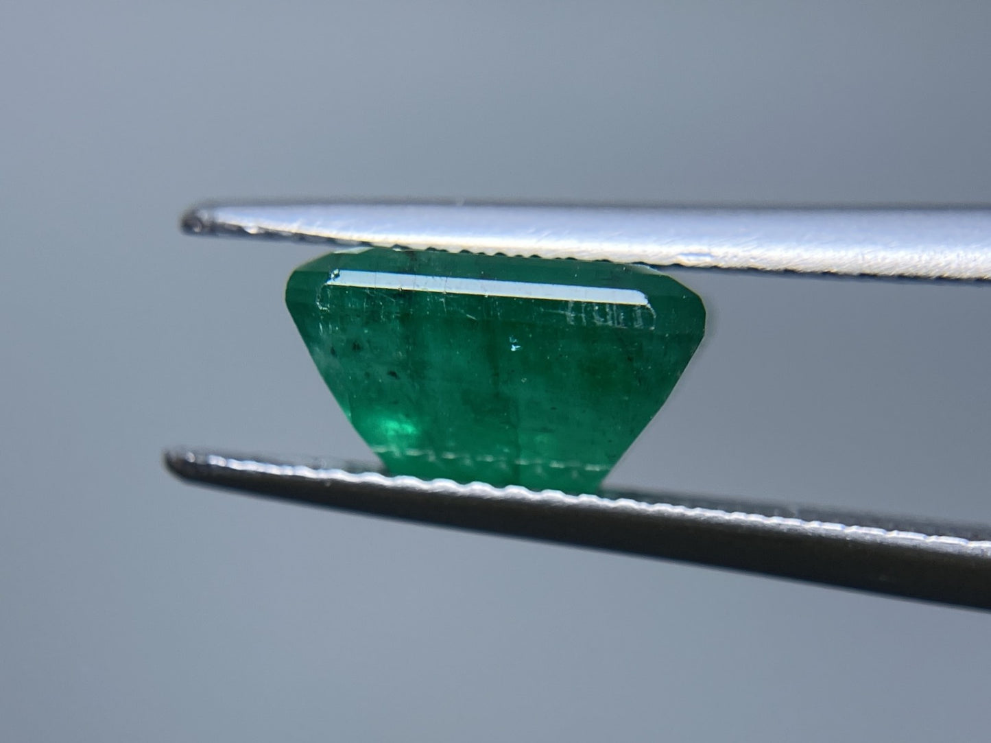 エメラルド 3.624ct 宝石ソーティング付き 9.4㎜×8.5㎜×5.5㎜ ルース（ 裸石 ） 3199S