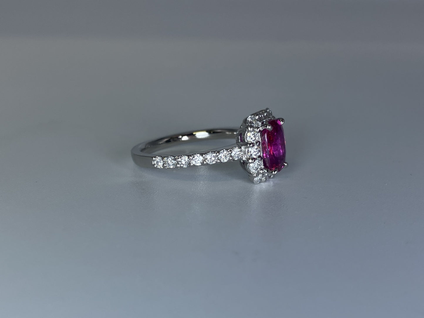 ルビー 1.07ct 非加熱 No heat GIA鑑別書 D0.57ct PT900 5.4g 指輪 （JP11号） サイズ直し無料 9293K