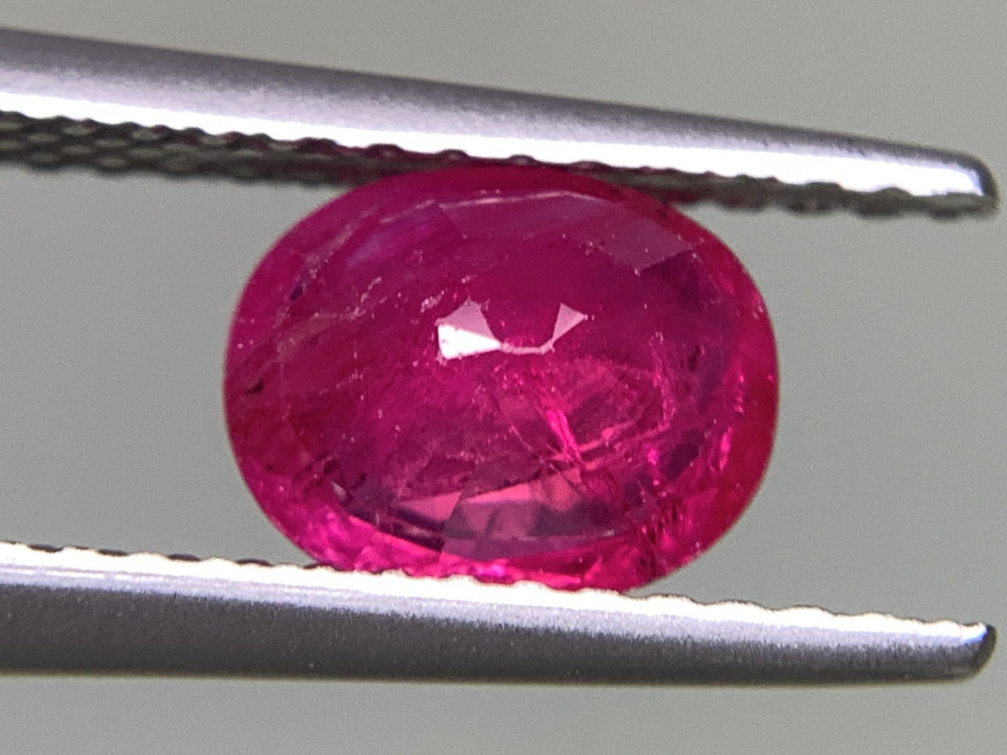 ルビー  天然  1.116ct  中央宝石ソーティング付き  7.00㎜×5.76㎜×2.92㎜   天然 ルース（ 裸石 ） 5119Y