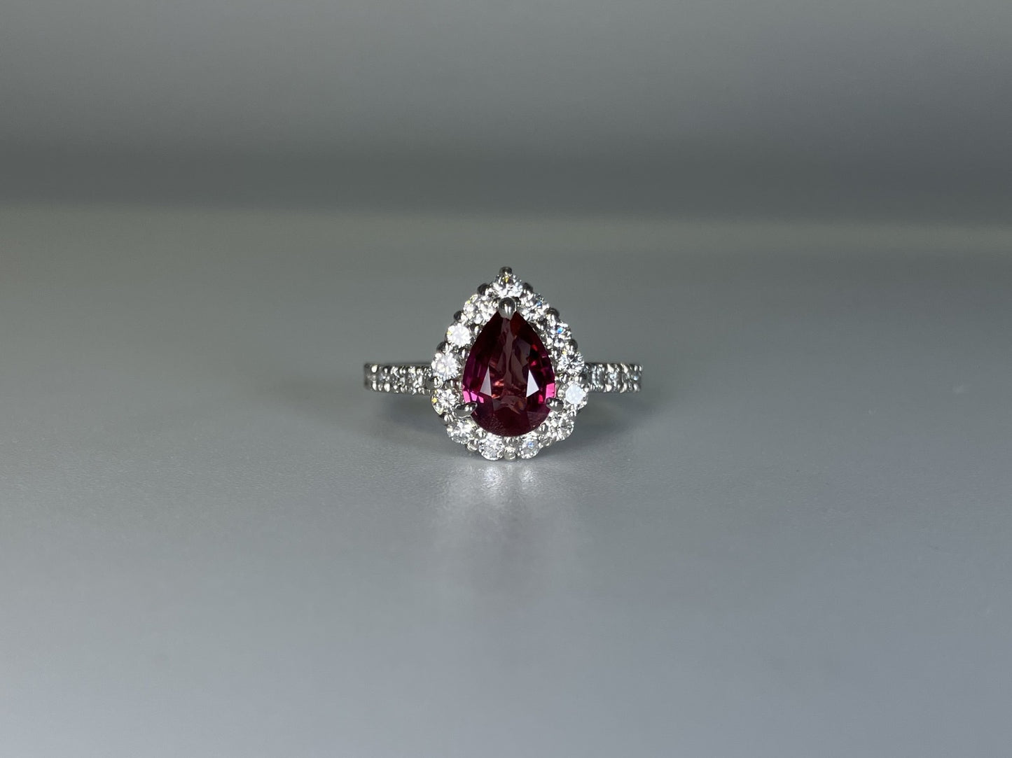 ルビー 1.05ct 非加熱 No heat GIA鑑別書 D0.70ct PT900 5.5g 指輪 （JP9号） サイズ直し無料 9288K