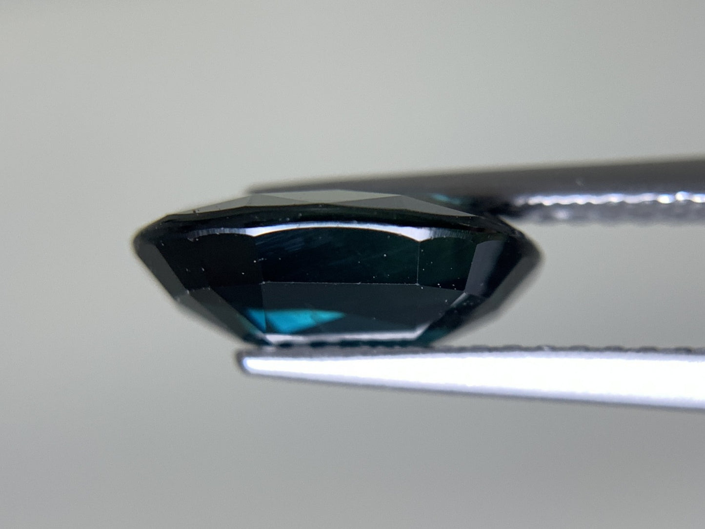 サファイア 天然  3.632ct  中央宝石ソーティング付き  10.91㎜×8.81㎜×3.95㎜  ルース（ 裸石 ） 5670Y