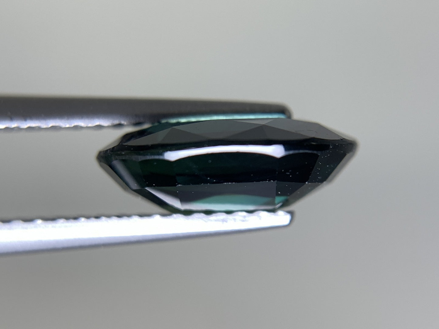 サファイア 天然  3.632ct  中央宝石ソーティング付き  10.91㎜×8.81㎜×3.95㎜  ルース（ 裸石 ） 5670Y