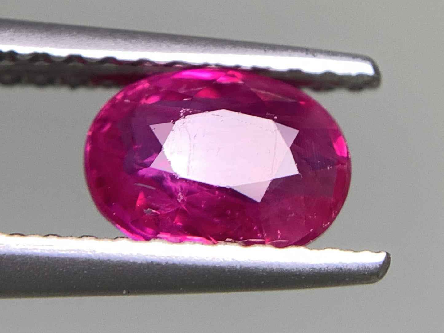 ルビー 天然 1.033ct 中央宝石ソーティング付き 6.75㎜×5.14㎜×3.00㎜ 天然 ルース（ 裸石 ） 5086Y
