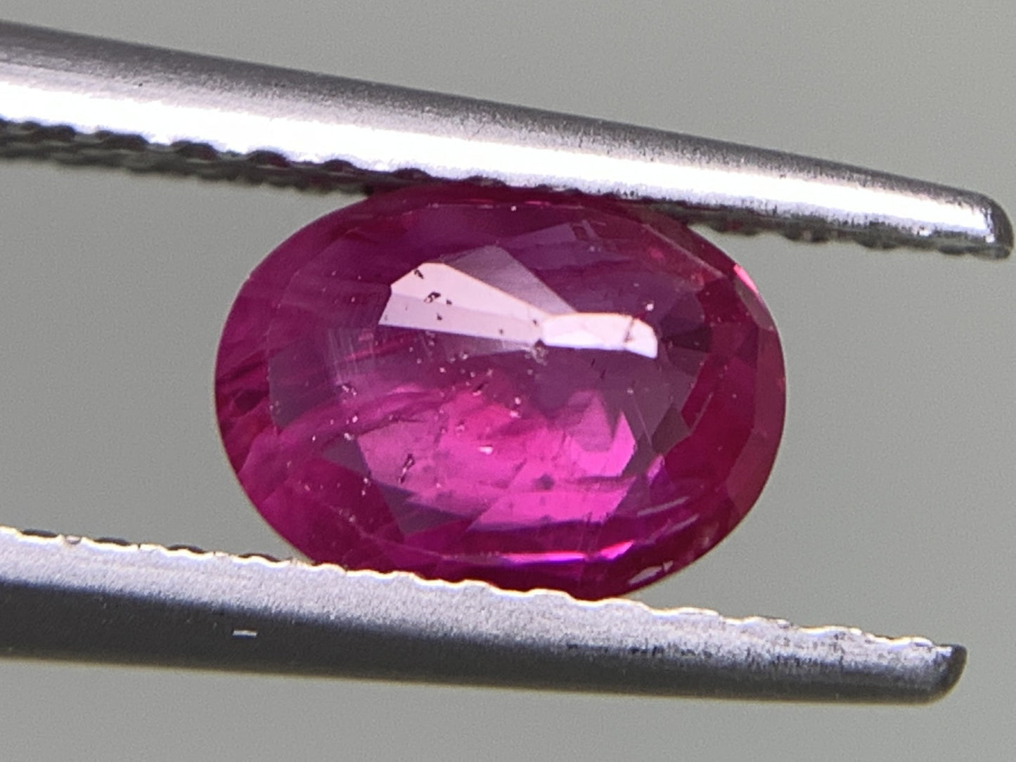 ルビー 天然 1.033ct 中央宝石ソーティング付き 6.75㎜×5.14㎜×3.00㎜ 天然 ルース（ 裸石 ） 5086Y