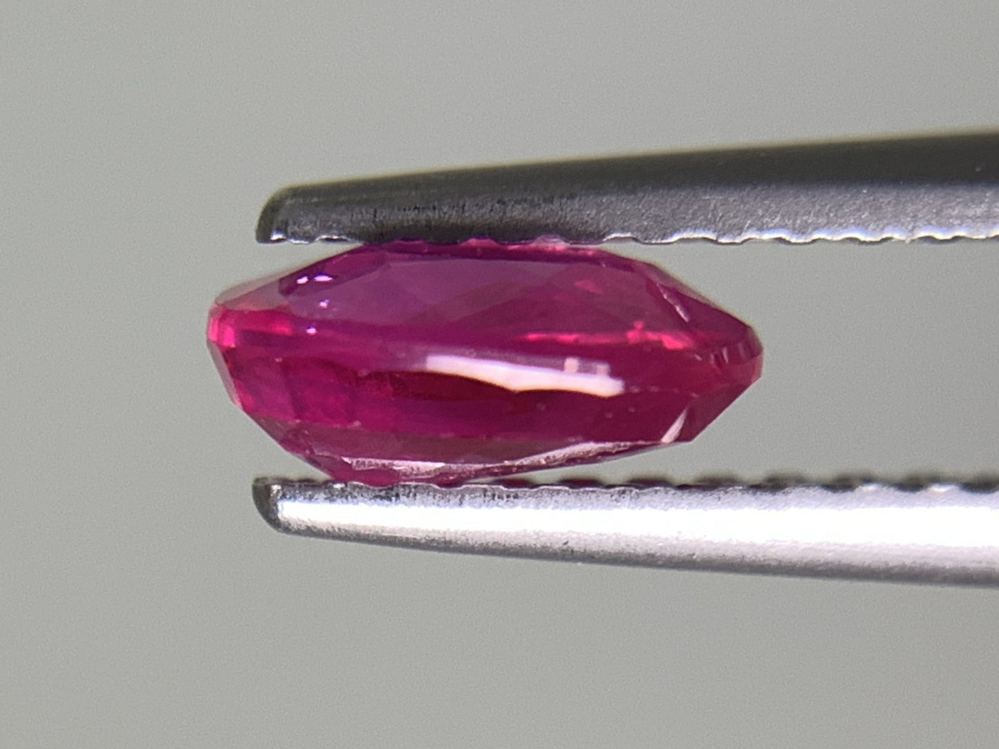 ルビー 天然 1.033ct 中央宝石ソーティング付き 6.75㎜×5.14㎜×3.00㎜ 天然 ルース（ 裸石 ） 5086Y