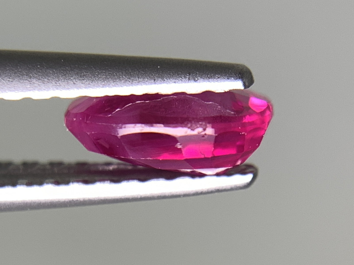 ルビー 天然 1.033ct 中央宝石ソーティング付き 6.75㎜×5.14㎜×3.00㎜ 天然 ルース（ 裸石 ） 5086Y