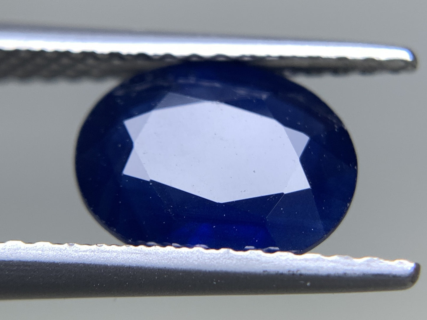 サファイア 天然 2.129ct 中央宝石ソーティング付き 9.06㎜×7.09㎜×3.49㎜ ルース（ 裸石 ） 5427Y