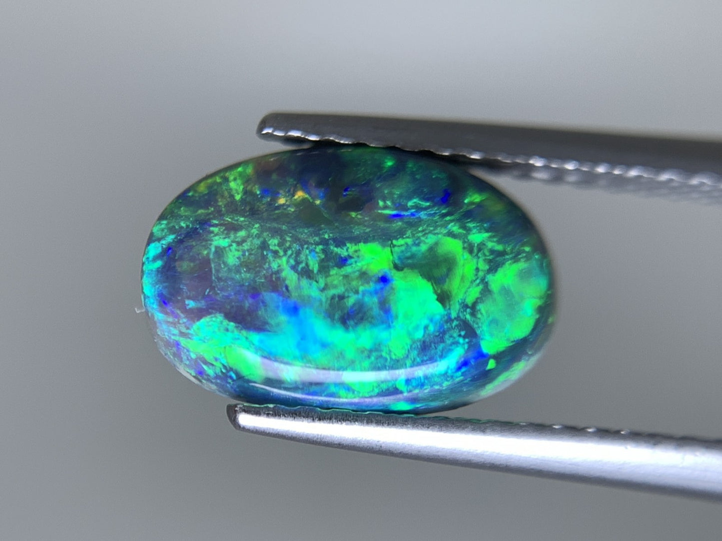 ブラックオパール 天然 1.993ct 宝石ソーティング付き 10.6㎜×6.9㎜×4.1㎜ ルース（ 裸石 ） 8130Y