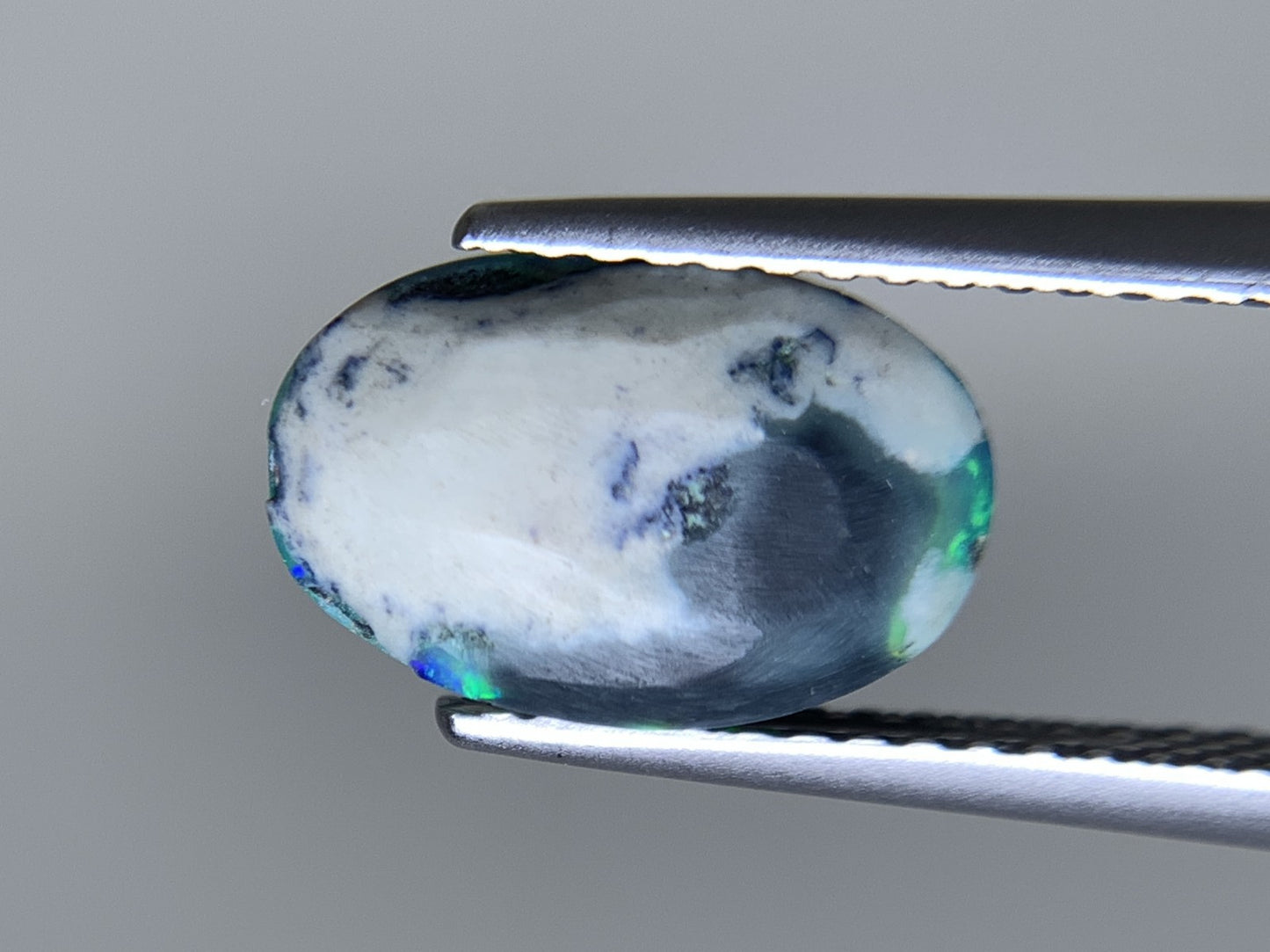 ブラックオパール 天然 1.993ct 宝石ソーティング付き 10.6㎜×6.9㎜×4.1㎜ ルース（ 裸石 ） 8130Y